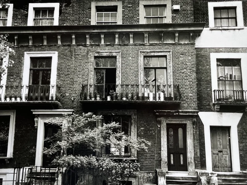 SQUATTERS BISHOPS WAY FACADE